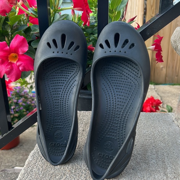 Solid Black CROCS Slingback Kaydee Ballerina Flats - Picture 5 of 15